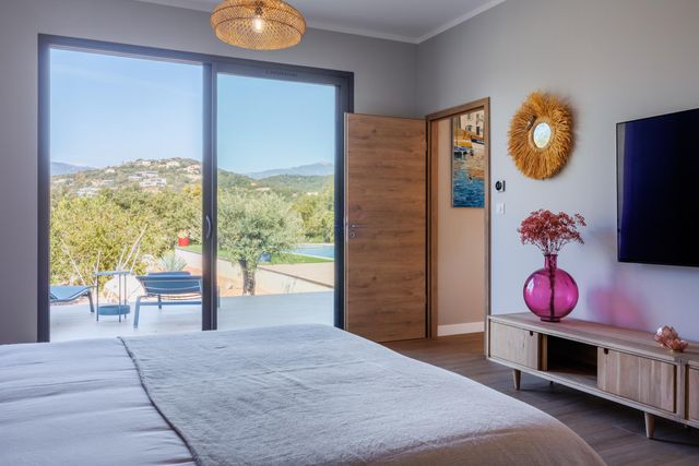 Maison à louer - 4 pièces - 190 m2 - Zonza - 201 - CORSE