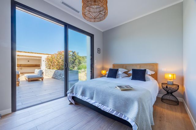 Maison à louer - 4 pièces - 190 m2 - Zonza - 201 - CORSE