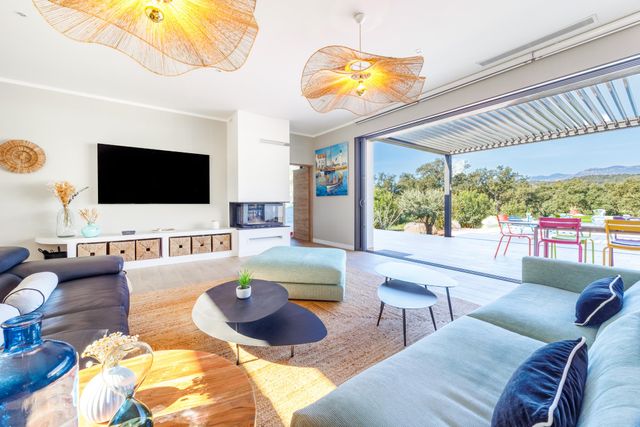 Maison à louer - 4 pièces - 190 m2 - Zonza - 201 - CORSE