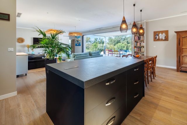 Maison à louer - 4 pièces - 190 m2 - Zonza - 201 - CORSE