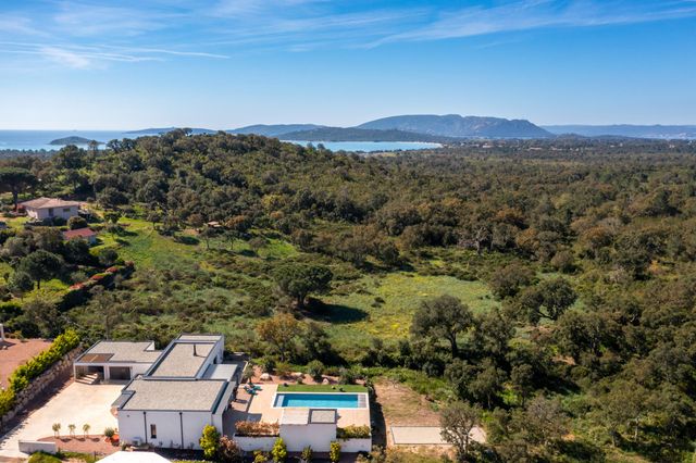 Maison à louer - 4 pièces - 190 m2 - Zonza - 201 - CORSE