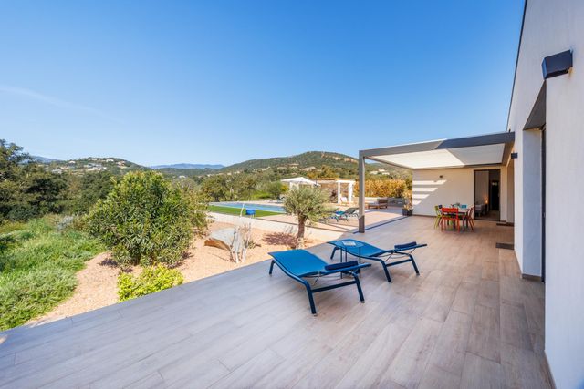 Maison à louer - 4 pièces - 190 m2 - Zonza - 201 - CORSE