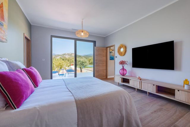 Maison à louer - 4 pièces - 190 m2 - Zonza - 201 - CORSE