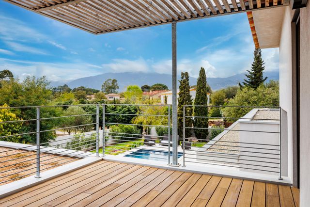 Maison à louer - 5 pièces - 200 m2 - Porto Vecchio - 201 - CORSE