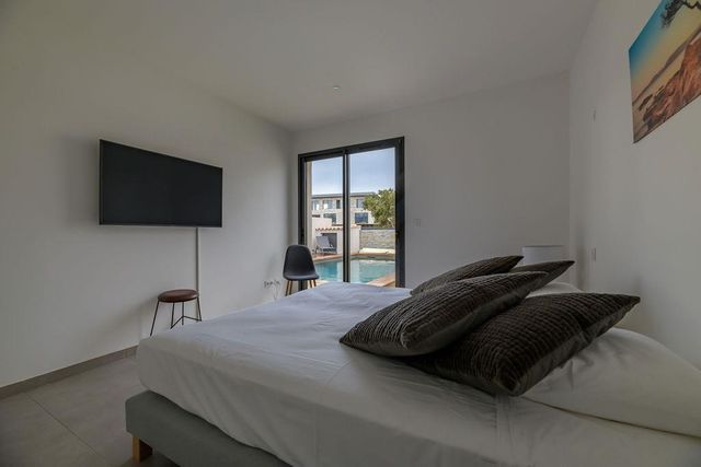 Maison à louer - 5 pièces - 140 m2 - Lecci - 201 - CORSE