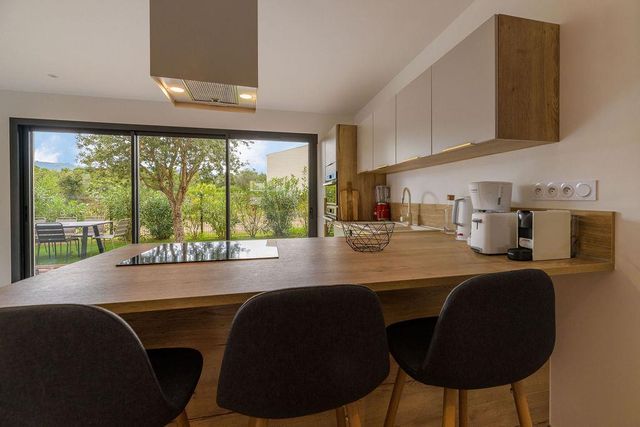 Maison à louer - 5 pièces - 140 m2 - Lecci - 201 - CORSE