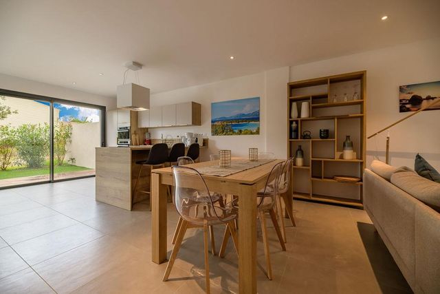 Maison à louer - 5 pièces - 140 m2 - Lecci - 201 - CORSE