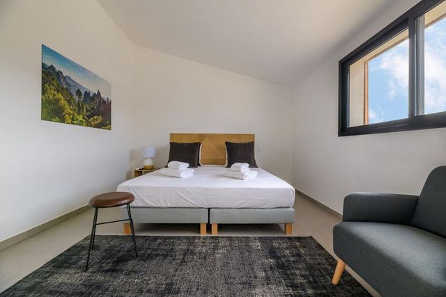 Maison à louer - 5 pièces - 140 m2 - Lecci - 201 - CORSE