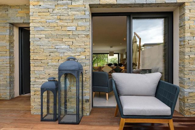 Maison à louer - 5 pièces - 140 m2 - Lecci - 201 - CORSE