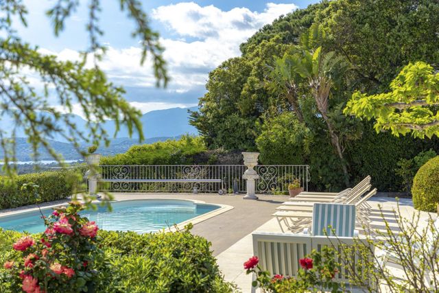 Maison à vendre - 10 pièces - 289 m2 - Lecci - 201 - CORSE