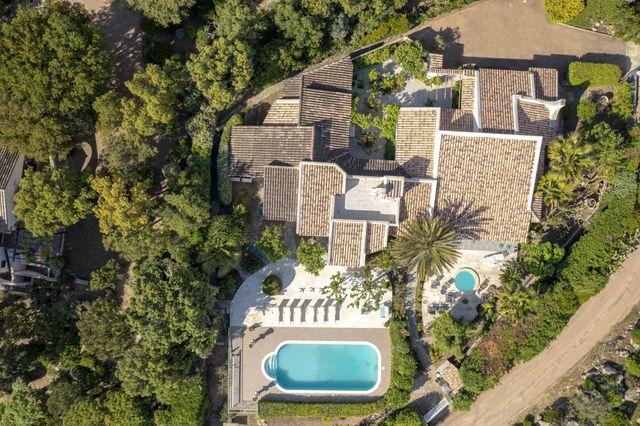 Maison à vendre - 10 pièces - 289 m2 - Lecci - 201 - CORSE