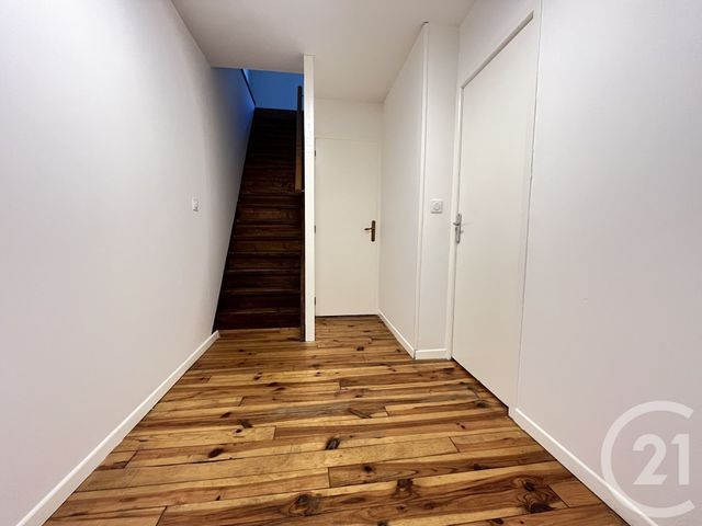 Appartement Duplex à louer - 3 pièces - 66 m2 - Realmont - 81 - MIDI-PYRENEES