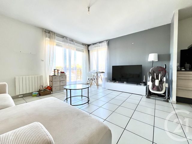 Appartement T3 &agrave; louer - 3 pi&egrave;ces - 54,71 m2 - Cagnac Les Mines - 81 - MIDI-PYRENEES