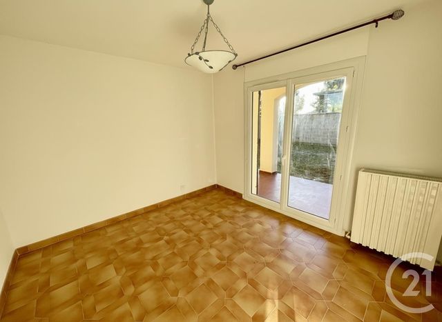 Appartement T3 &agrave; louer - 3 pi&egrave;ces - 77,99 m2 - St Mitre Les Remparts - 13 - PROVENCE-ALPES-COTE-D-AZUR