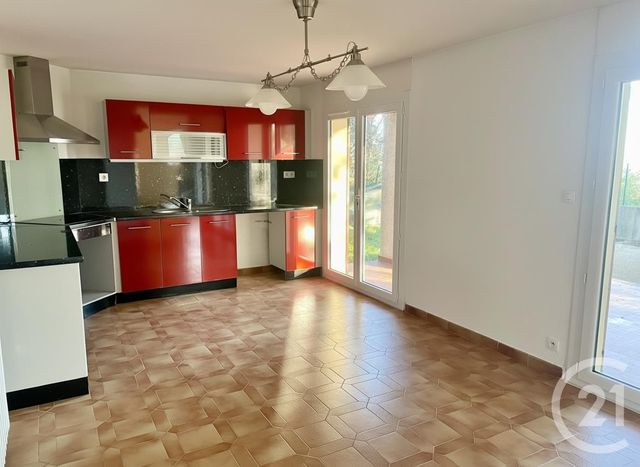 Appartement T3 &agrave; louer - 3 pi&egrave;ces - 77,99 m2 - St Mitre Les Remparts - 13 - PROVENCE-ALPES-COTE-D-AZUR