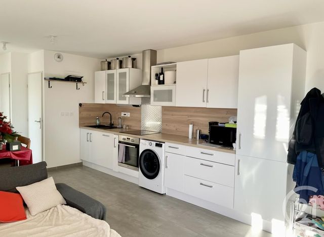 Appartement T3 &agrave; louer - 3 pi&egrave;ces - 61,94 m2 - Martigues - 13 - PROVENCE-ALPES-COTE-D-AZUR