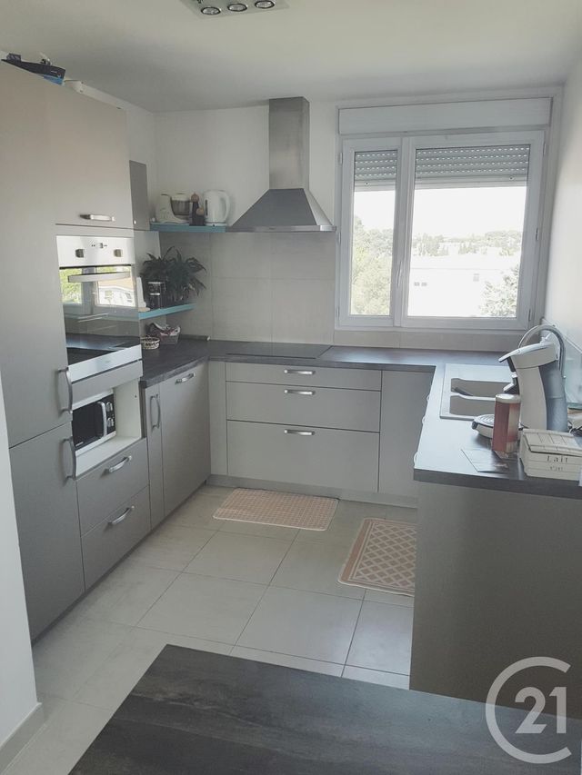 Appartement T5 &agrave; louer - 5 pi&egrave;ces - 101,26 m2 - Martigues - 13 - PROVENCE-ALPES-COTE-D-AZUR