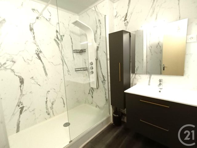 Appartement T4 &agrave; louer - 4 pi&egrave;ces - 72,93 m2 - Martigues - 13 - PROVENCE-ALPES-COTE-D-AZUR