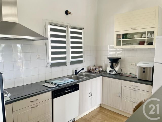 Appartement T4 &agrave; louer - 5 pi&egrave;ces - 97,13 m2 - Martigues - 13 - PROVENCE-ALPES-COTE-D-AZUR