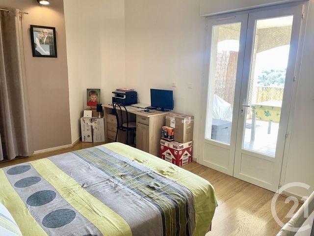 Appartement T4 &agrave; louer - 5 pi&egrave;ces - 97,13 m2 - Martigues - 13 - PROVENCE-ALPES-COTE-D-AZUR