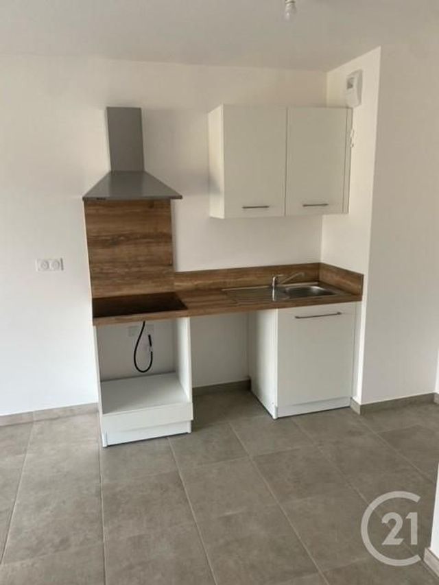 Appartement T2 &agrave; louer - 2 pi&egrave;ces - 39,49 m2 - Vescovato - 202 - CORSE