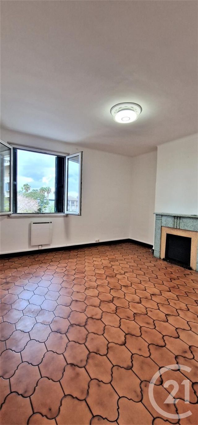 Appartement T3 &agrave; louer - 3 pi&egrave;ces - 68 m2 - Bastia - 202 - CORSE