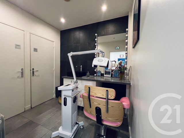 Appartement à vendre - 6 pièces - 122 m2 - Les Lilas - 93 - ILE-DE-FRANCE