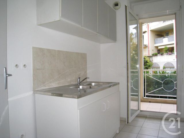 Appartement F2 &agrave; louer - 2 pi&egrave;ces - 42,43 m2 - St Andre De La Roche - 06 - PROVENCE-ALPES-COTE-D-AZUR