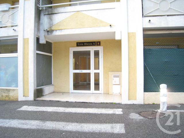 Appartement F2 &agrave; louer - 2 pi&egrave;ces - 42,43 m2 - St Andre De La Roche - 06 - PROVENCE-ALPES-COTE-D-AZUR