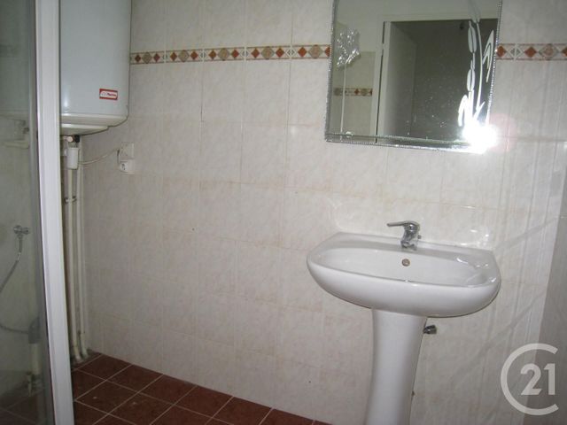 Appartement F2 &agrave; louer - 2 pi&egrave;ces - 42,43 m2 - St Andre De La Roche - 06 - PROVENCE-ALPES-COTE-D-AZUR