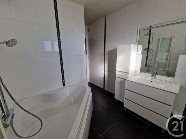 Maison &agrave; vendre - 4 pi&egrave;ces - 105 m2 - Oulins - 28 - CENTRE