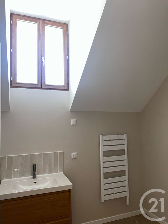 Appartement F3 &agrave; louer - 3 pi&egrave;ces - 65,25 m2 - Houdan - 78 - ILE-DE-FRANCE