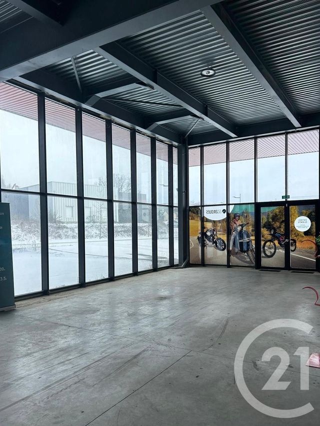 Local commercial à louer - 1800.0 m2 - 78 - Yvelines