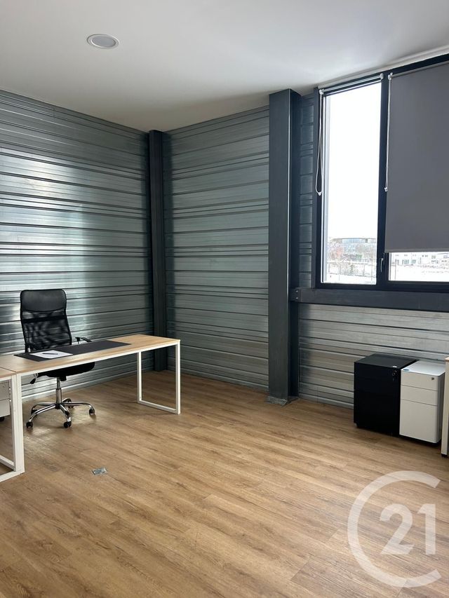 Local commercial à louer - 600.0 m2 - 78 - Yvelines
