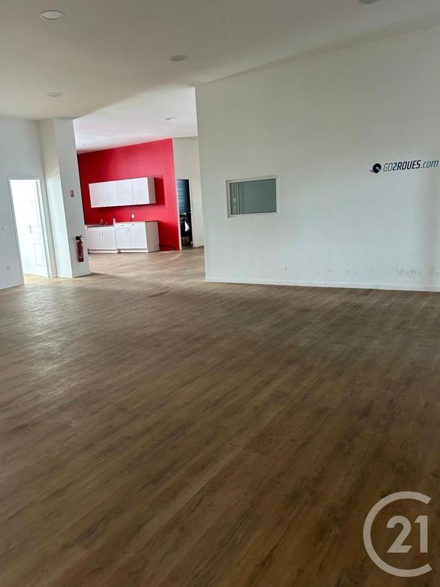 Local commercial à louer - 600.0 m2 - 78 - Yvelines