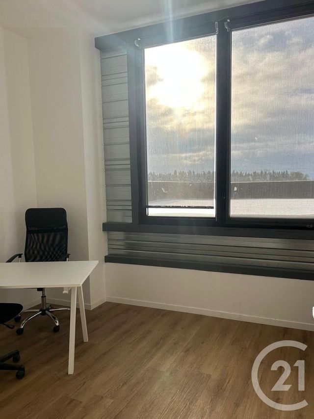 Local commercial à louer - 600.0 m2 - 78 - Yvelines