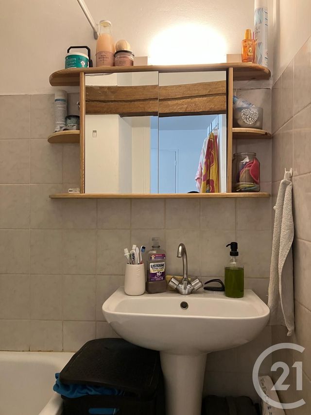 Maison &agrave; louer - 4 pi&egrave;ces - 80,10 m2 - Saussay - 28 - CENTRE