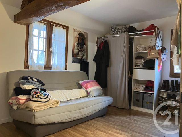 Maison &agrave; louer - 4 pi&egrave;ces - 80,10 m2 - Saussay - 28 - CENTRE