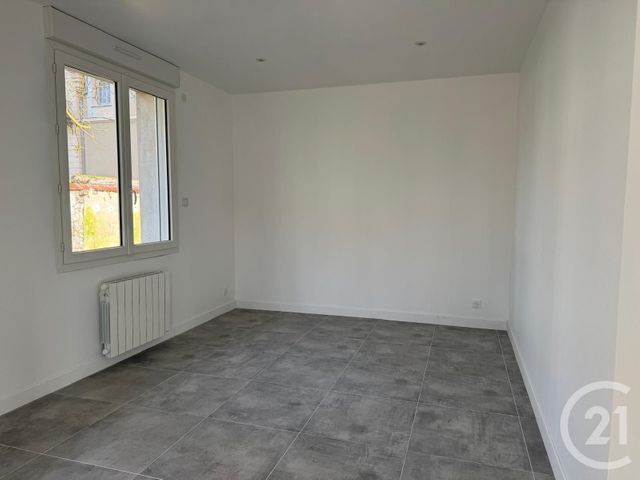 Maison &agrave; louer - 4 pi&egrave;ces - 82,57 m2 - Gilles - 28 - CENTRE