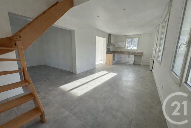 Maison &agrave; louer - 4 pi&egrave;ces - 82,57 m2 - Gilles - 28 - CENTRE