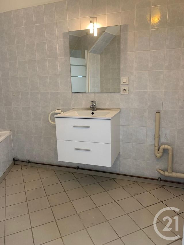 Appartement F2 &agrave; louer - 2 pi&egrave;ces - 28,69 m2 - Anet - 28 - CENTRE