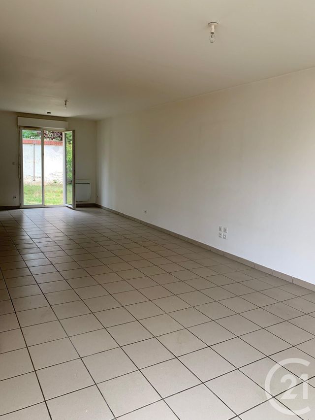 Maison &agrave; louer - 3 pi&egrave;ces - 73,58 m2 - La Couture Boussey - 27 - HAUTE-NORMANDIE