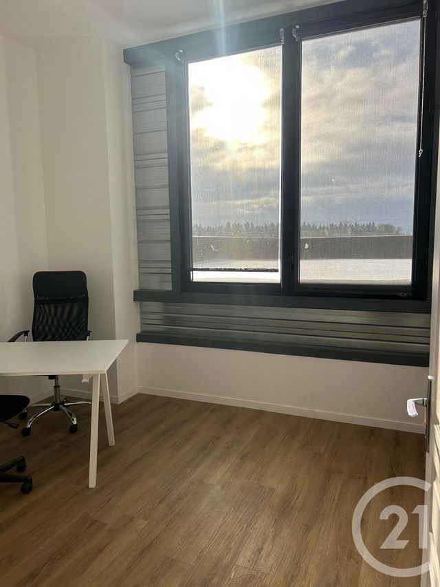 Maison &agrave; louer - 1 pi&egrave;ce - 600 m2 - Houdan - 78 - ILE-DE-FRANCE