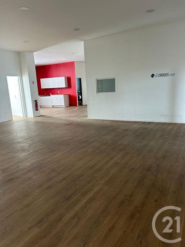 Maison &agrave; louer - 1 pi&egrave;ce - 600 m2 - Houdan - 78 - ILE-DE-FRANCE