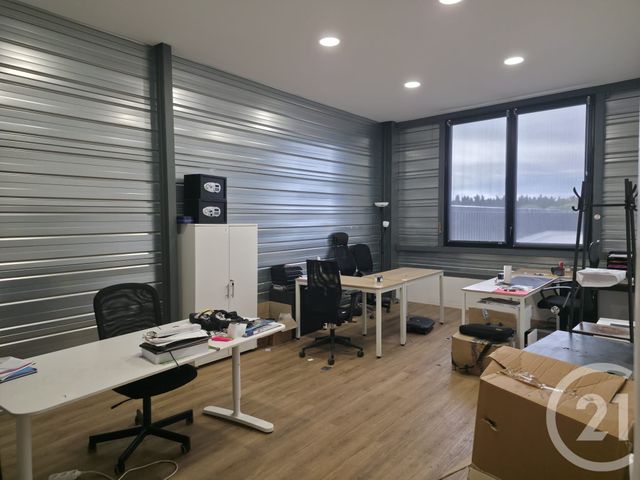 Maison &agrave; louer - 1 pi&egrave;ce - 1800 m2 - Houdan - 78 - ILE-DE-FRANCE