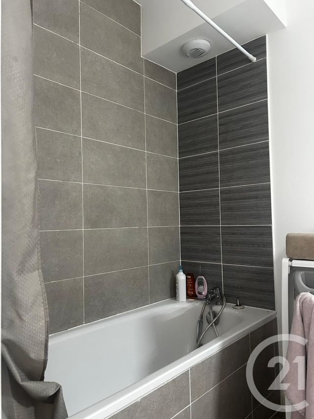 Appartement F3 &agrave; louer - 3 pi&egrave;ces - 58,13 m2 - Dreux - 28 - CENTRE