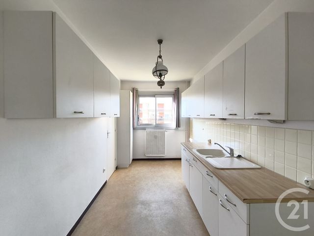 Appartement F4 &agrave; louer - 4 pi&egrave;ces - 84,74 m2 - Dreux - 28 - CENTRE