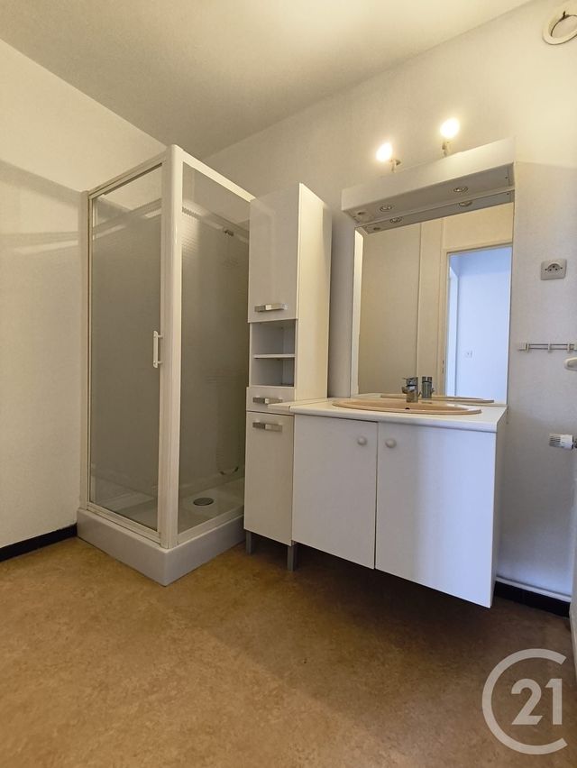 Appartement F4 &agrave; louer - 4 pi&egrave;ces - 84,74 m2 - Dreux - 28 - CENTRE