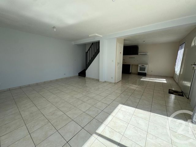 Maison &agrave; louer - 3 pi&egrave;ces - 66,56 m2 - Guainville - 28 - CENTRE