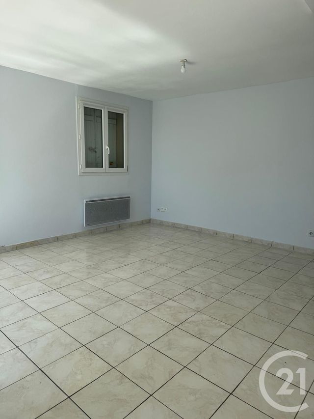 Maison &agrave; louer - 3 pi&egrave;ces - 66,56 m2 - Guainville - 28 - CENTRE